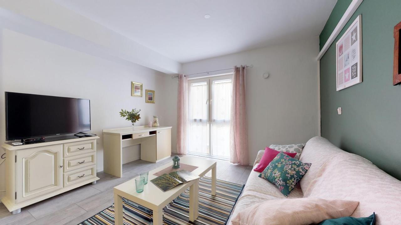 Mirta Deluxe Superior 5 Star Apartment, Your Piece Of Heaven By The Sea & Park, With Sea & Park View Novigrad  Zewnętrze zdjęcie