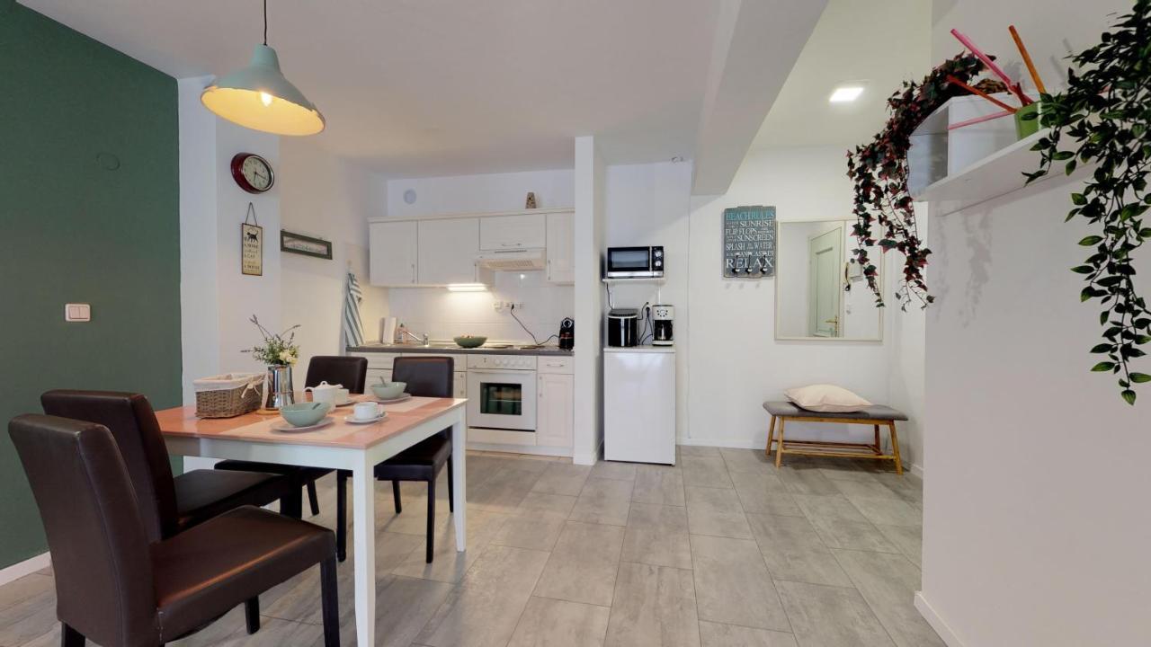 Mirta Deluxe Superior 5 Star Apartment, Your Piece Of Heaven By The Sea & Park, With Sea & Park View Novigrad  Zewnętrze zdjęcie