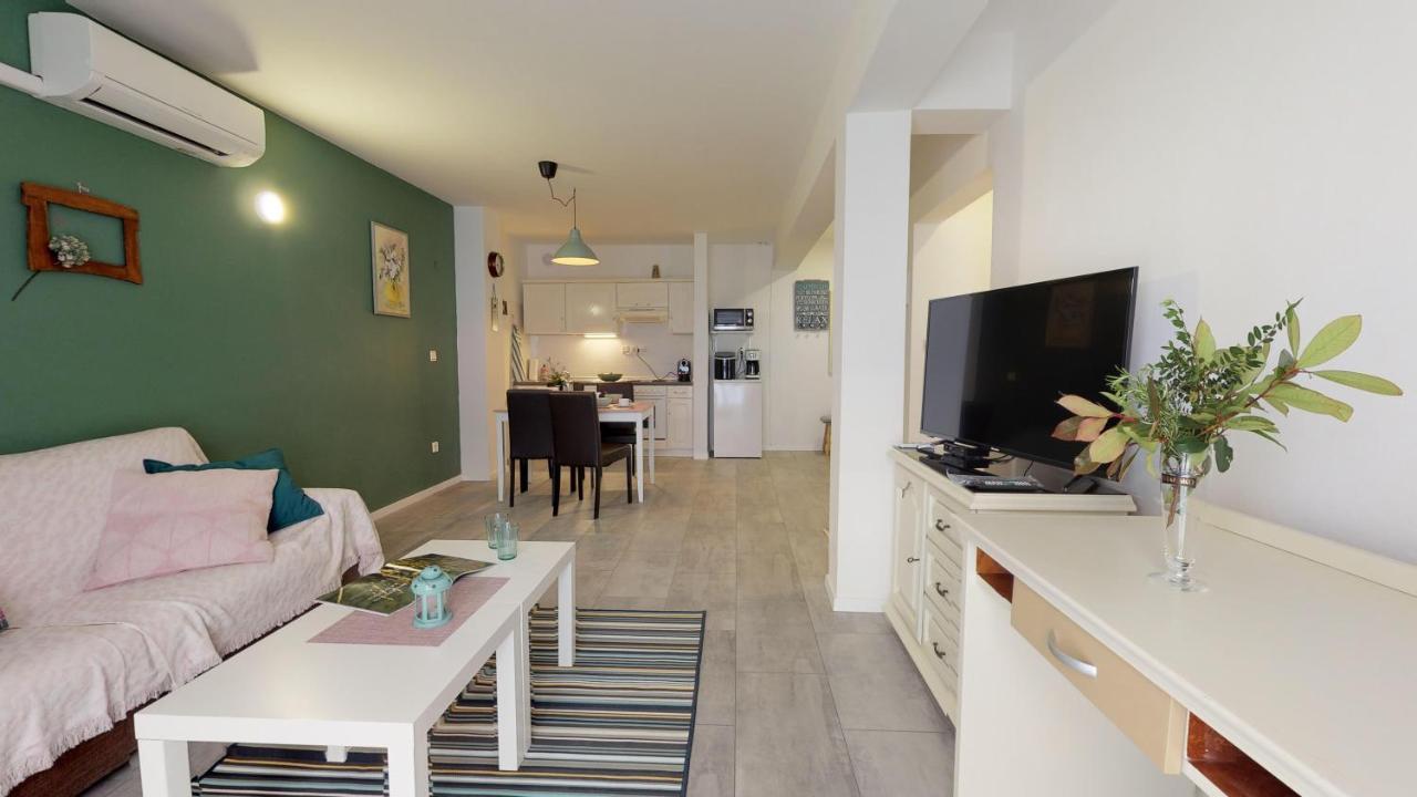 Mirta Deluxe Superior 5 Star Apartment, Your Piece Of Heaven By The Sea & Park, With Sea & Park View Novigrad  Zewnętrze zdjęcie